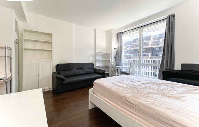 Studio, 1 bath, 430 sqft, $3,950, Unit 7J