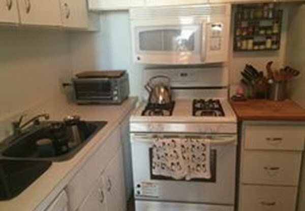 1 bed, 1 bath, 735 sqft, $3,000, Unit 517