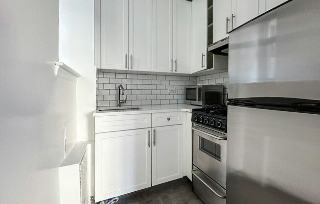 1 bed, 1 bath, $4,600, Unit 4E