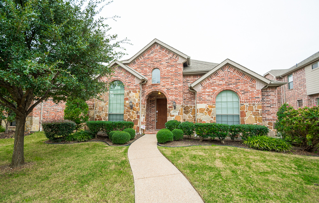 Beautifully crafted 4-3.5-2 in Frisco! Interior features high ceilings thought out.