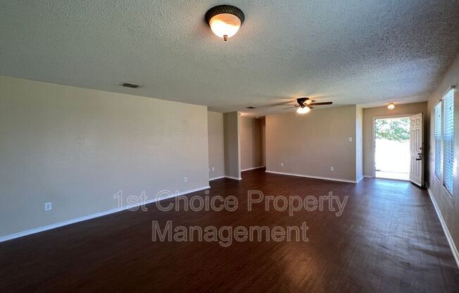 4888 PARKVIEW HLS LN