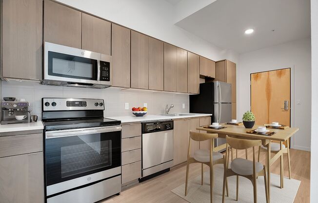 1 bed, 1 bath, 690 sqft, $1,749, Unit 233-403