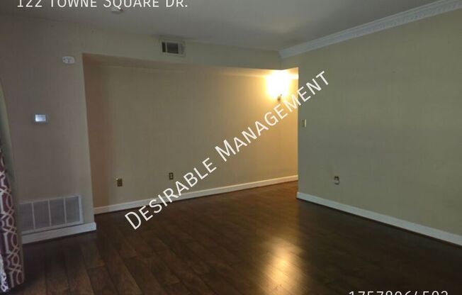 122 TOWNE SQ DR