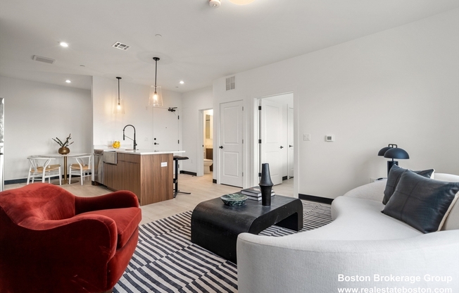 2 beds, 2 baths, 945 sqft, $2,900, Unit 212