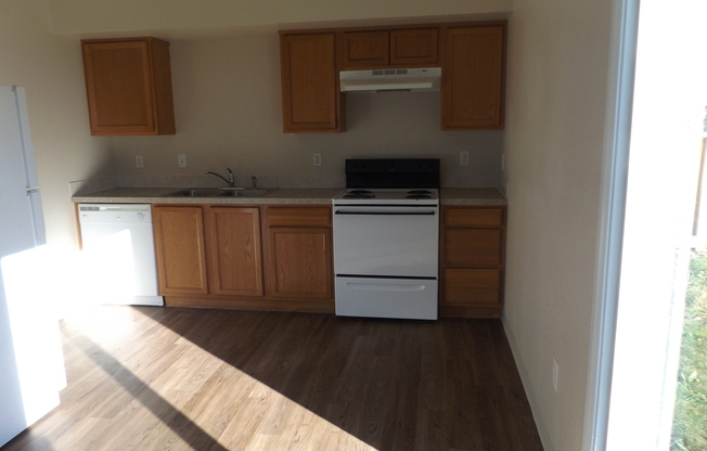 2 beds, 2 baths, $1,400