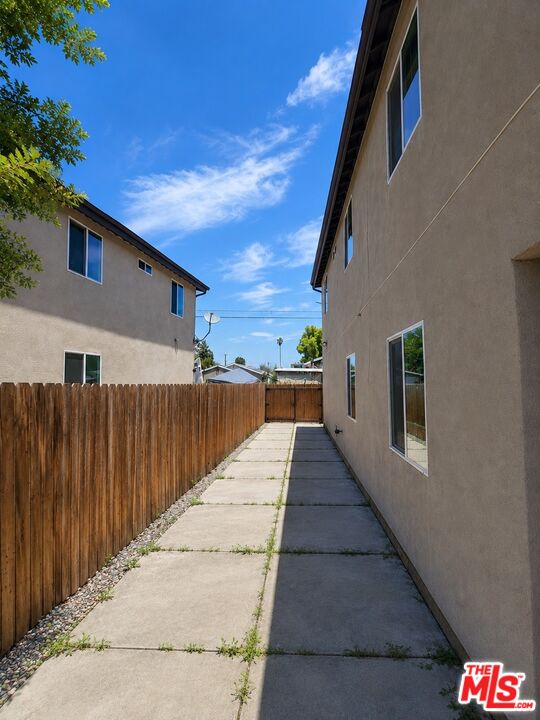 227 E 103 ST