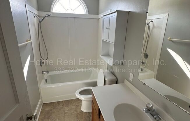 2 beds, 1 bath, $1,195