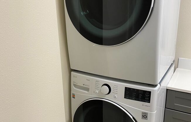 Studio, 1 bath, 500 sqft, $1,595, Unit P201