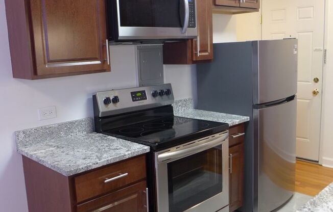1 bed, 1 bath, 700 sqft, $1,695, Unit 515