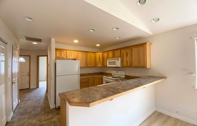 505/517 E Hayden Ave