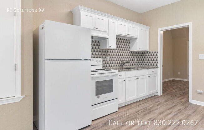 931 W ROSEWOOD AVE