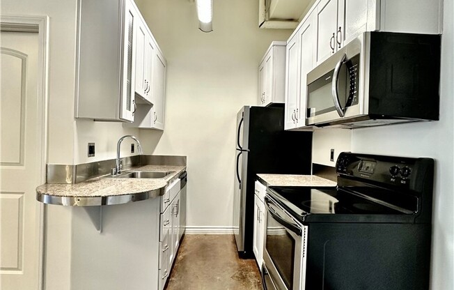 2 beds, 1 bath, 850 sqft, $2,200, Unit 604