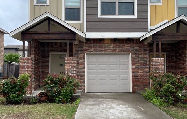 4 Bedroom, 2.5 Bath Townhome with private backyard