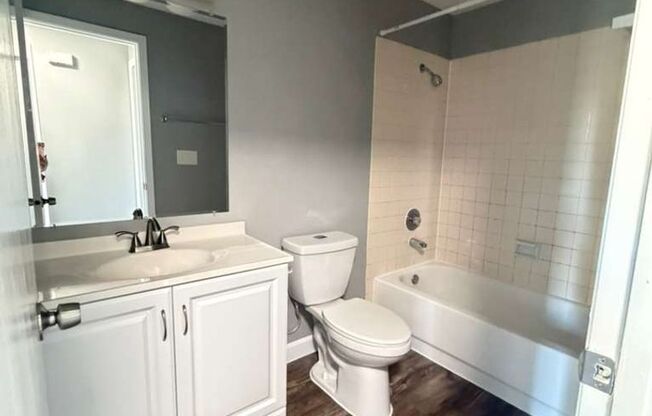 2 beds, 1 bath, 850 sqft, $1,575, Unit 1107 D5
