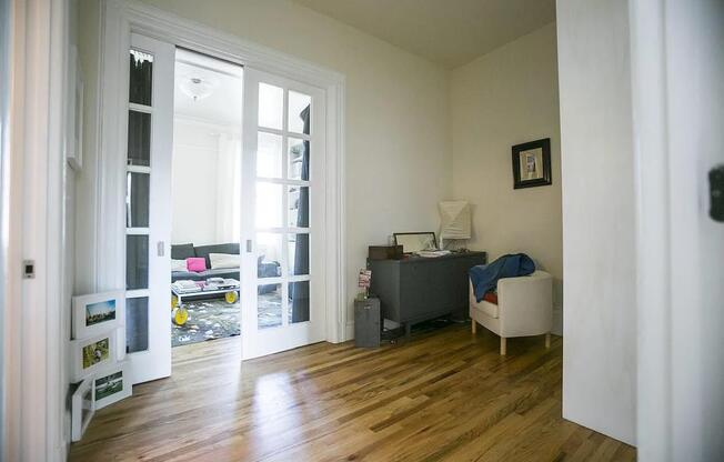 5 38 47 AVE