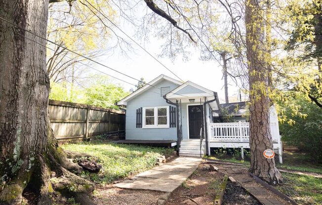 Beautifully Renovated 2/1 in Desirable Grant Park!