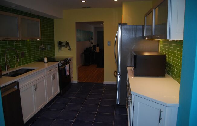 2 beds, 2 baths, $1,600, Unit # 309