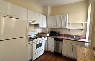 Renovated 1 Bed 1 Bathroom - On Fabric Row