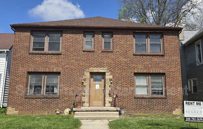 1033 EDGEWATER AVE
