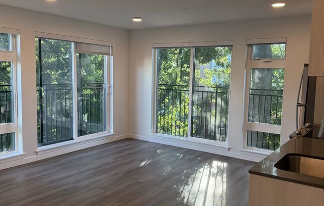 2 beds, 2 baths, 784 sqft, $2,678, Unit 202