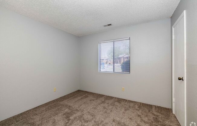 2 beds, 2 baths, 800 sqft, $955