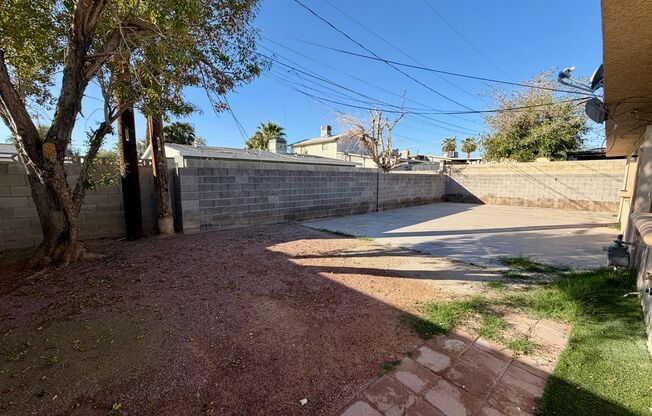 4 bedroom, no HOA