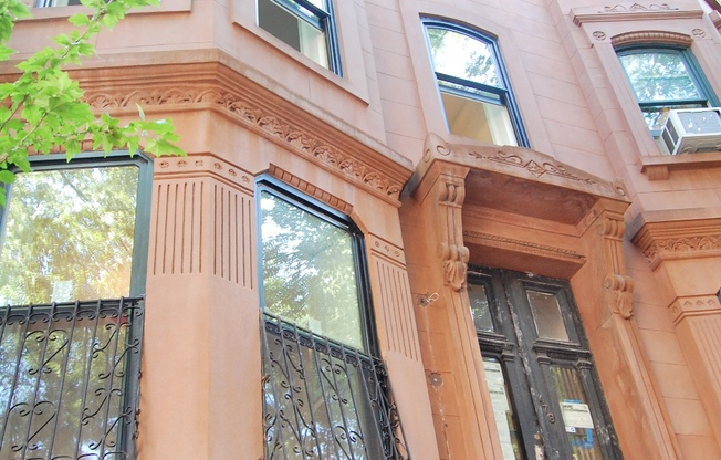 478 WAVERLY AVE