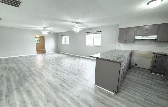 1718/1720 SW Santa Barbara PL