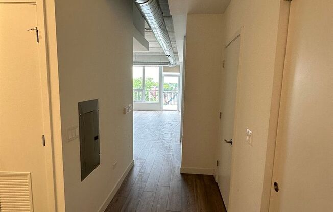 Studio, 1 bath, 710 sqft, $1,695, Unit 203