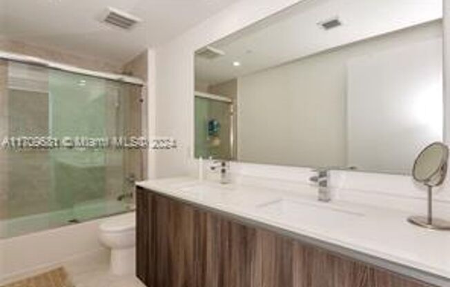 2 beds, 2 baths, 1,178 sqft, $5,000, Unit 488 NE 18th St # 17-00 (A11709681)