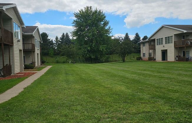 2 beds, 1 bath, 1,100 sqft, $1,319, Unit 1053 7309
