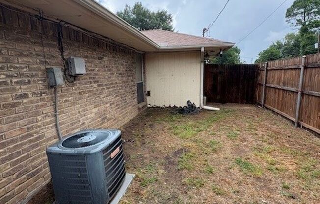 Updated Duplex, 3 Bedrooms & 2 Full Bathrooms with a fenced backyard!