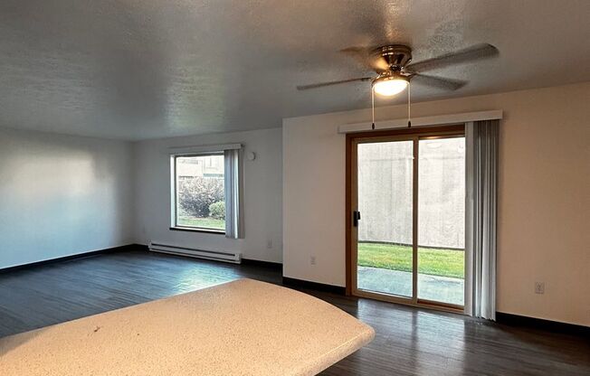 2 beds, 1 bath, 902 sqft, $1,150, Unit W - 017