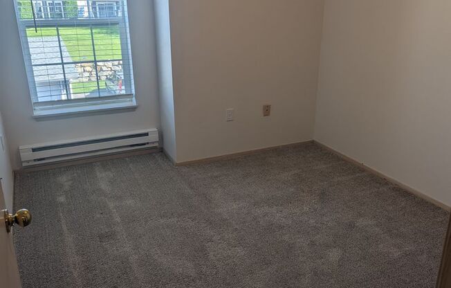 2 beds, 1 bath, 878 sqft, $1,775, Unit E202