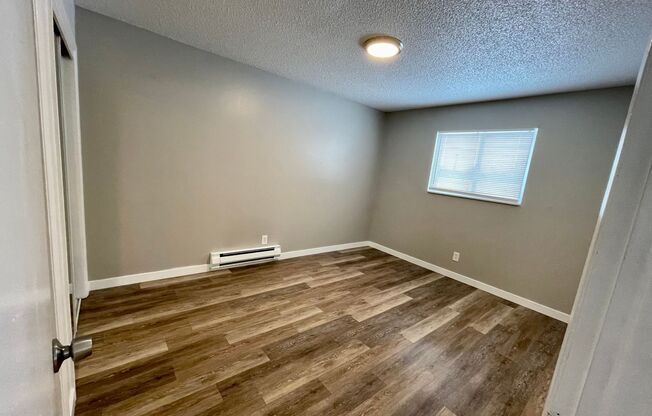 1 bed, 1 bath, 800 sqft, $1,000, Unit 4