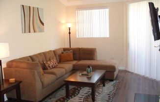 Meridian - Top Floor 1 Bdr/1Bath Luxury Condo with STRIP VIEW. .