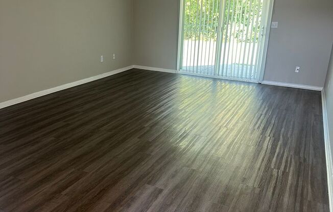 2 beds, 1 bath, 855 sqft, $999, Unit 1301