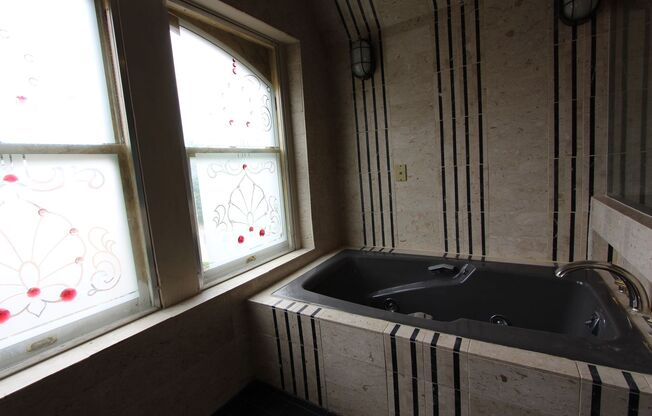 2 beds, 2 baths, 1,800 sqft, $1,620, Unit 3rd Floor