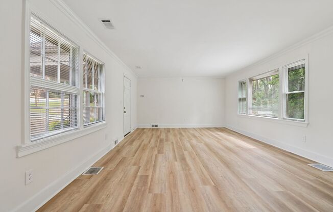 BROOKHAVEN Spacious 2 Bedroom 1 Bath - Unit A  - Across from Lenox Park
