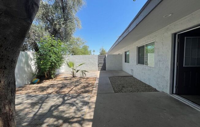 6719 E. Earll Dr.