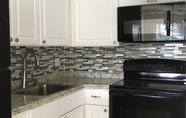 1 bed, 1 bath, 587 sqft, $1,750, Unit 203