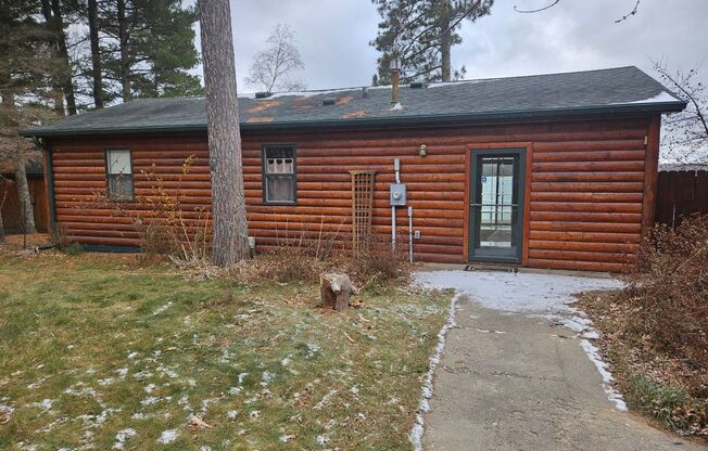 Cozy Cabin on the Old Silver Lake