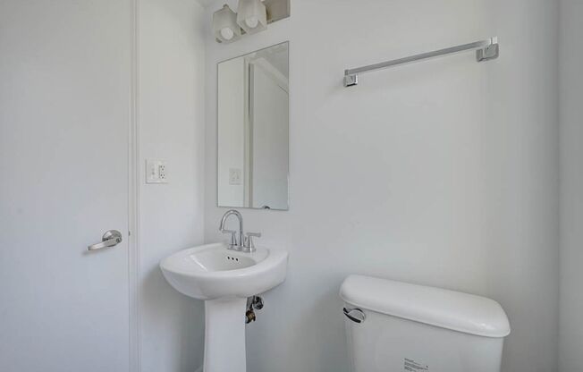 1 bed, 1 bath, $1,725, Unit 4B