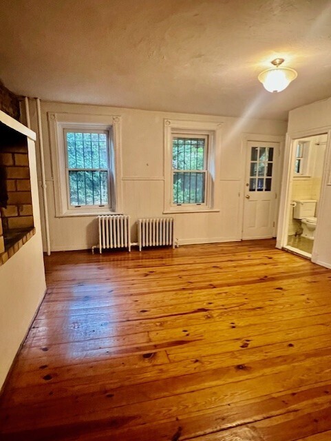 1 bed, 1 bath, $3,300, Unit 1