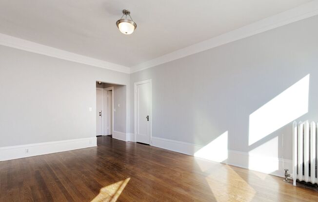 The Commodore - 1501 Madison Street