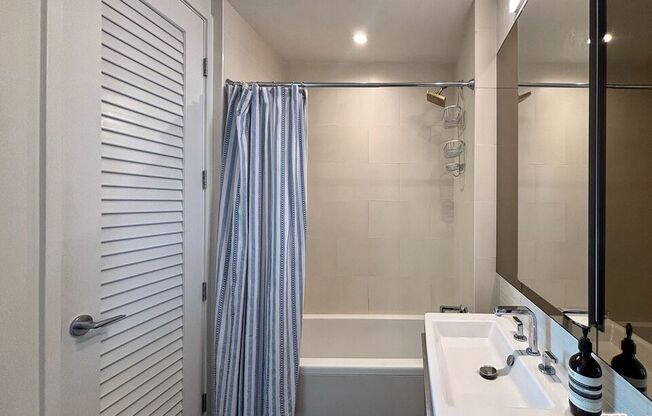 Studio, 1 bath, 480 sqft, $2,500, Unit 2305