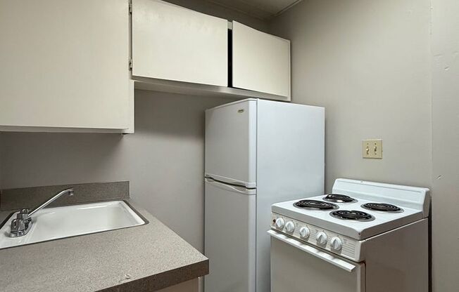 Studio, 1 bath, 280 sqft, $925, Unit 310
