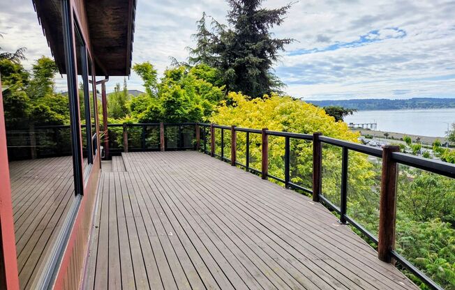 Spacious 3 Bed 3 Bath Mukilteo Home w/ Boat House & Gorgeous Waterfront Views!