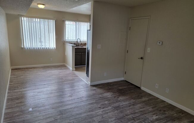 1 bed, 1 bath, 768 sqft, $1,300, Unit E