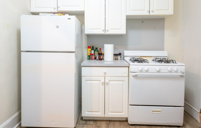 Furnished Dorm Style Housing Near BU w ALL Utils Included and Bi-Weekly Pro Cleanings.